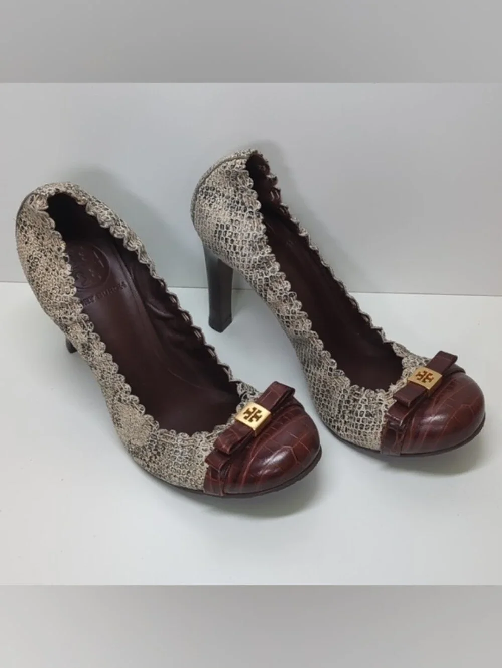 Tory Burch Scalloped Bow Accent Heels